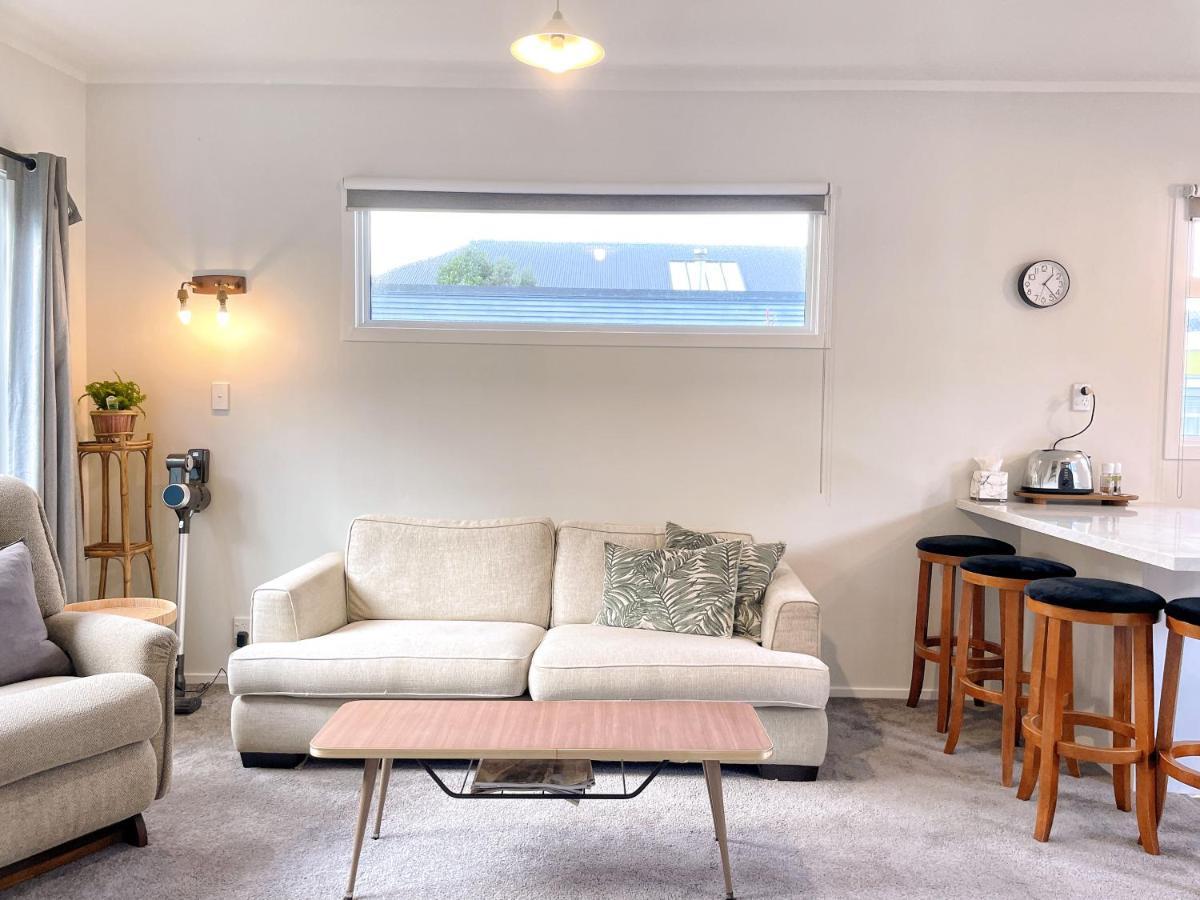 Cozy N Comfortable,5 Mins To Airport Villa Wellington Buitenkant foto